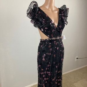 NWT Mac Duggal Black Floral Sequin Formal Cut Out Gown with Ruffle Sleeve Size 2